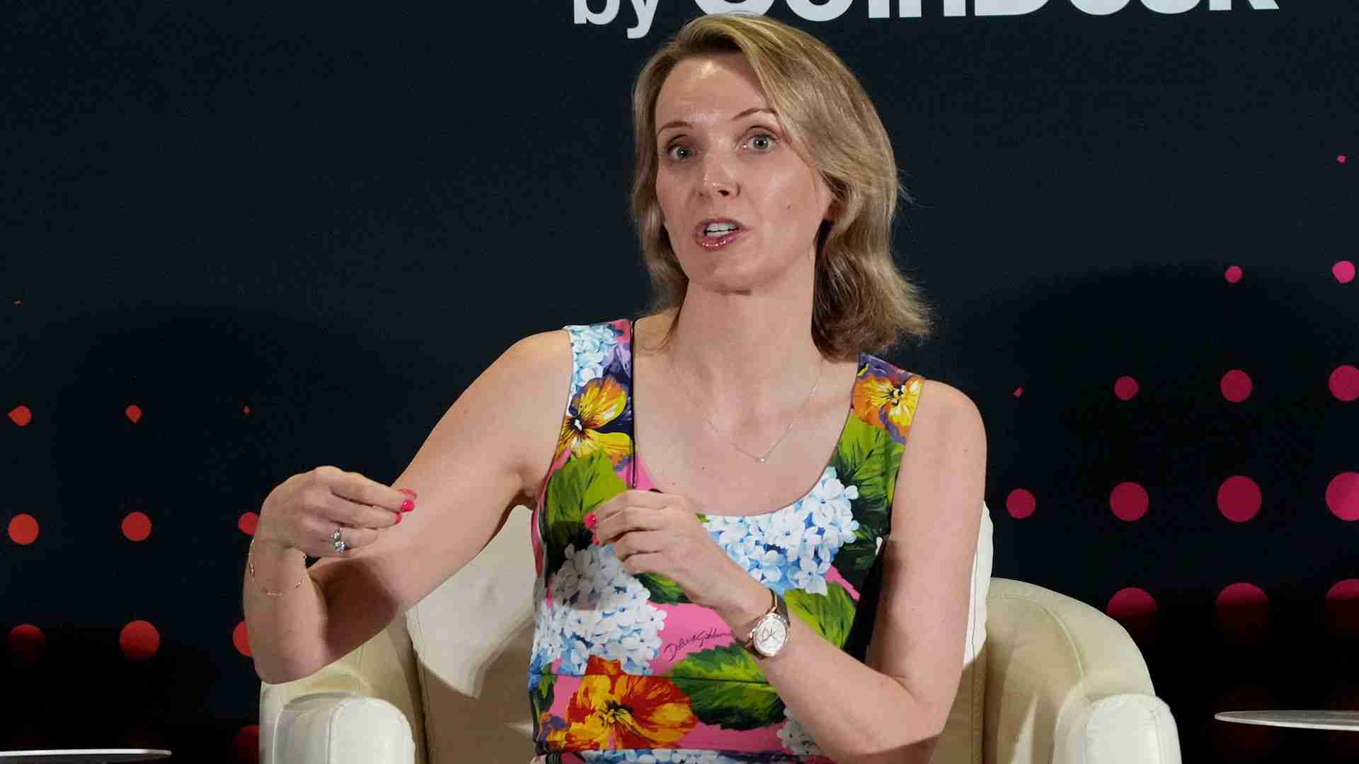 区块链协会的长期首席执行官克里斯汀·史密斯(Kristin Smith)下个月离开担任新索拉纳政策研究所(Solana Policy Institute)主席