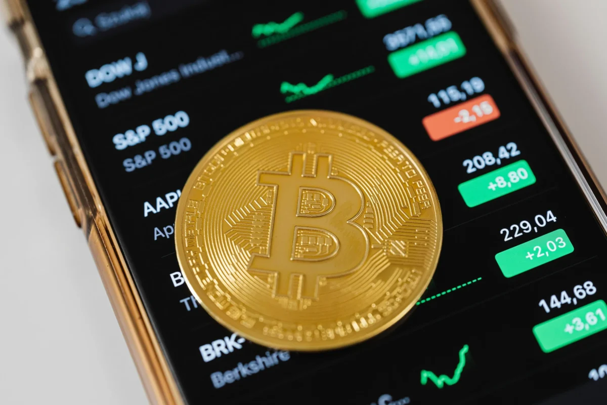 比特币持有范围，分析师观看$ 97K - $ 106K的关键反应
