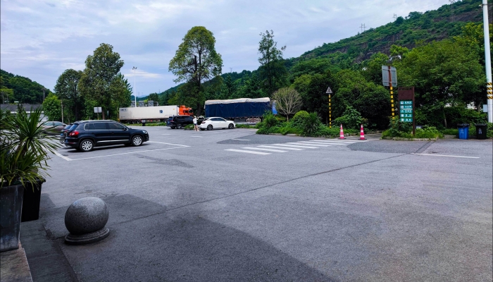 游客发视频称遭遇21474836.47元停车费 瓦屋山景区：应是景区外的停车场